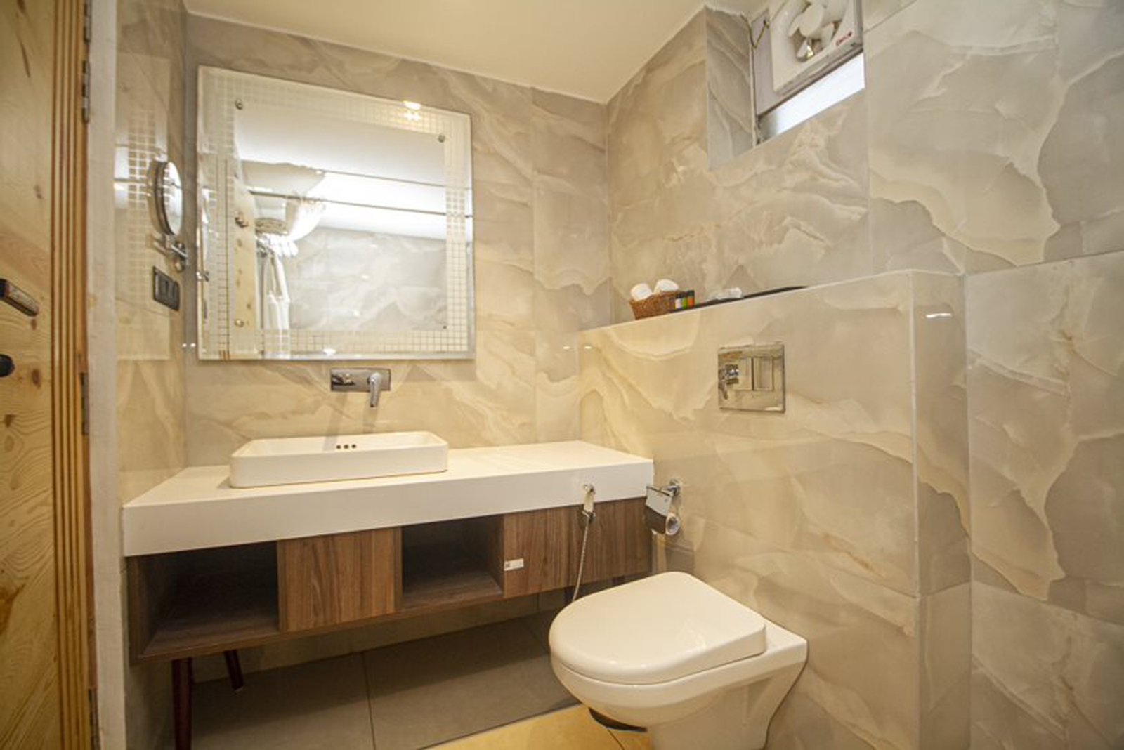 Club Steller Room